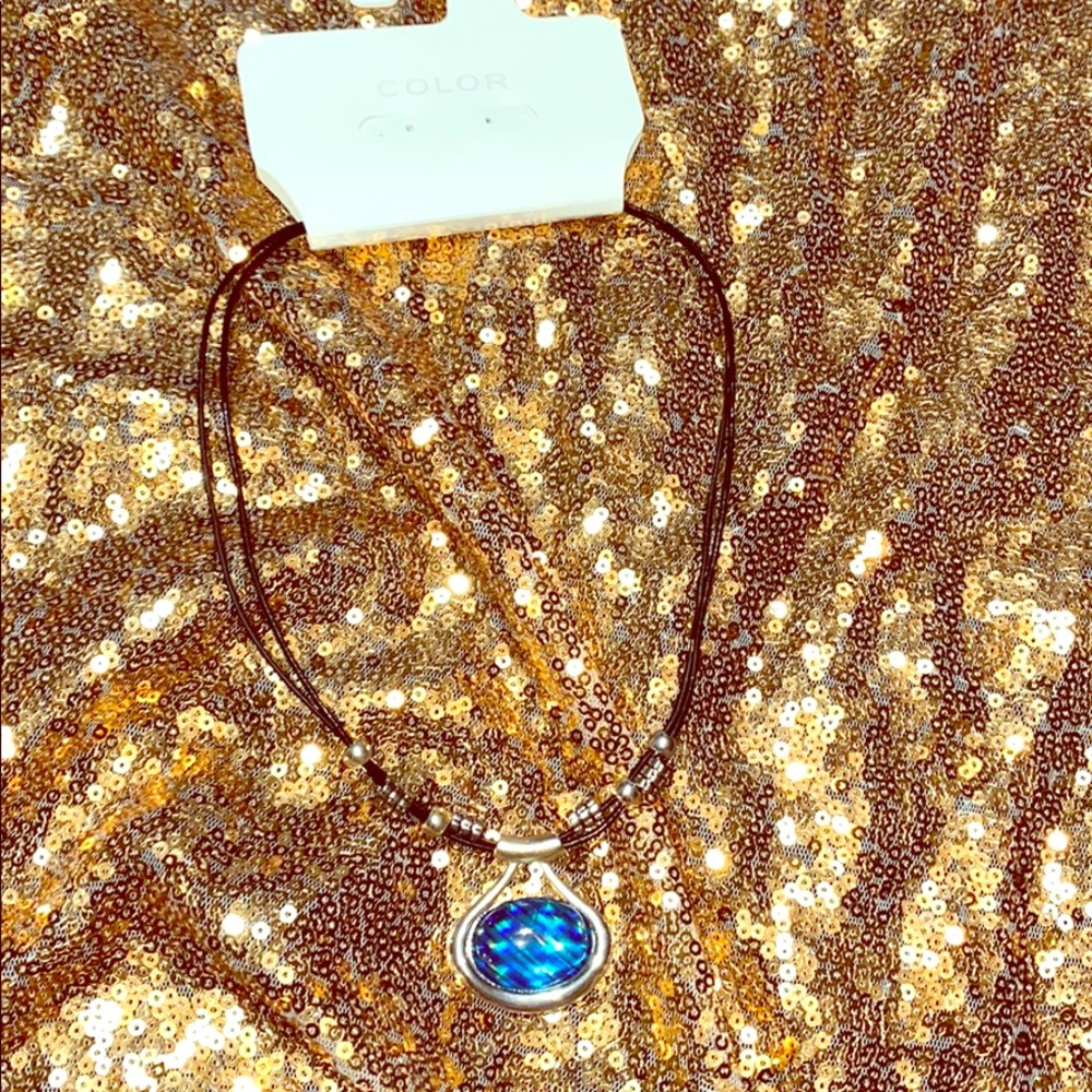 NEW WITH TAGS NECKLACE